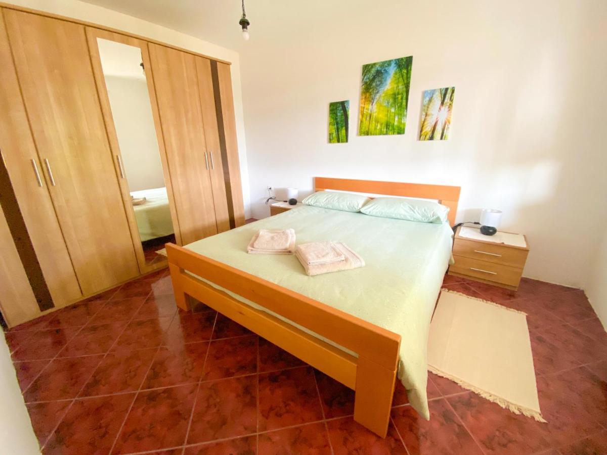 Apartment Moon Pobegi Екстер'єр фото